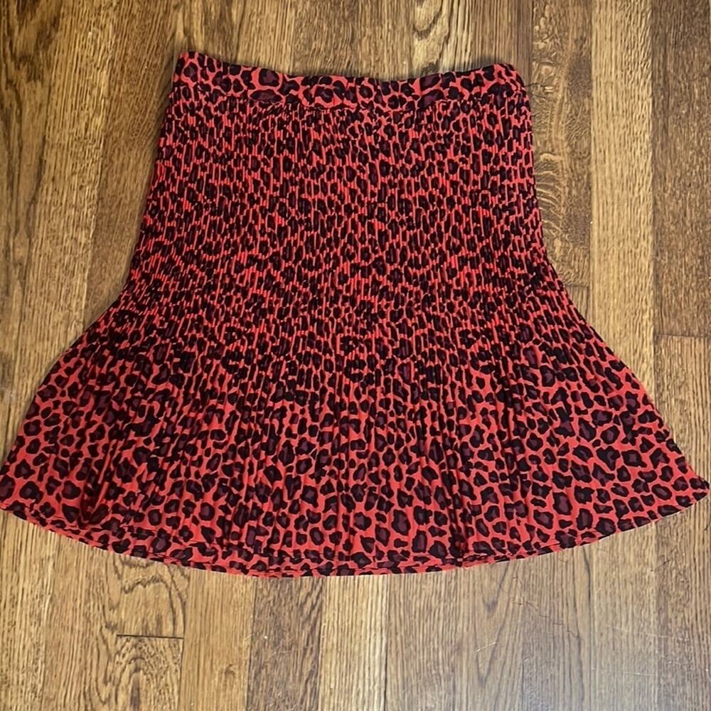 Brave Soul London Pleated Cheetah Mini Skirt in Lynx Red Size Small